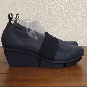 Trippen Bargee Wedge Heel Shoe in Navy Blue Sz 9